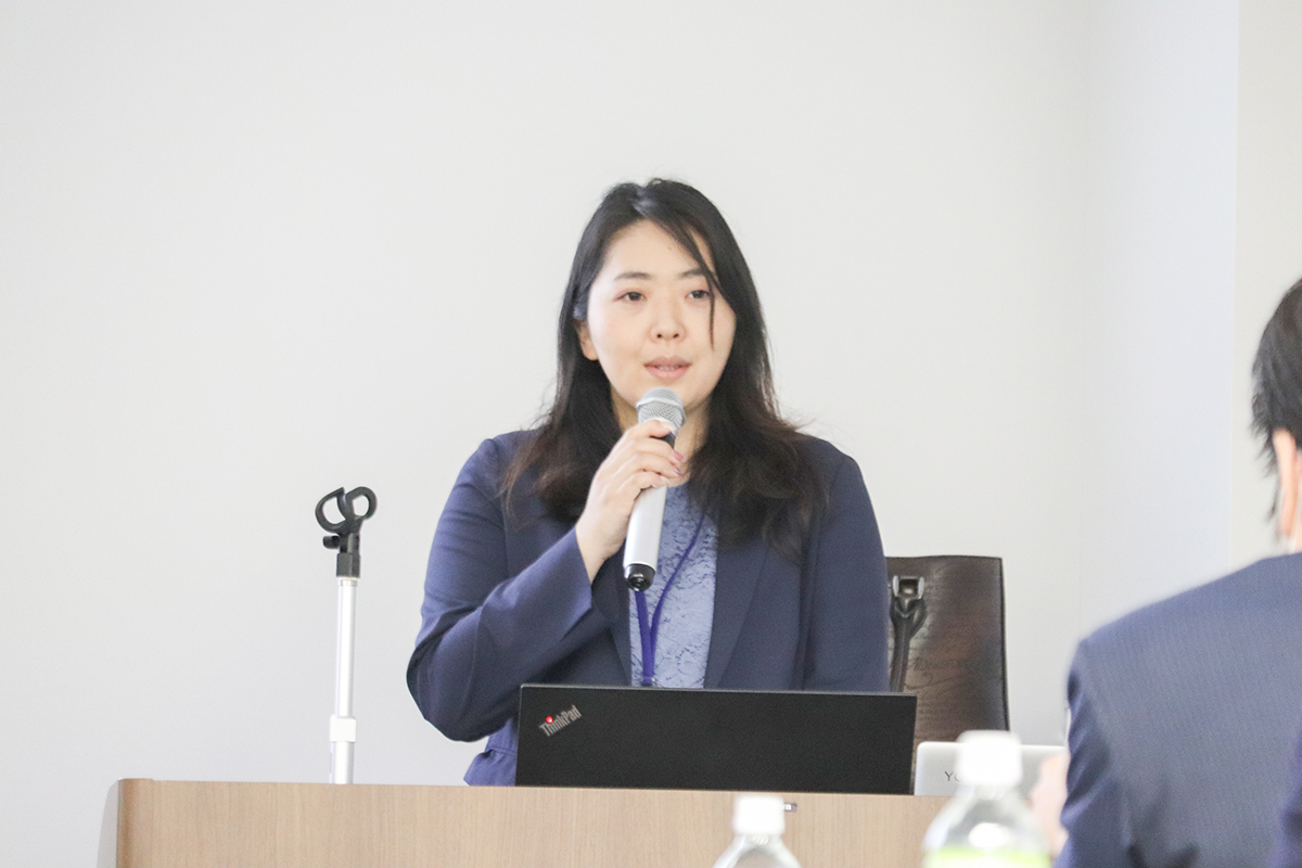 代表岡野開会の挨拶の様子