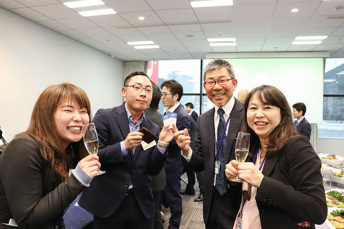 懇親会の様子２