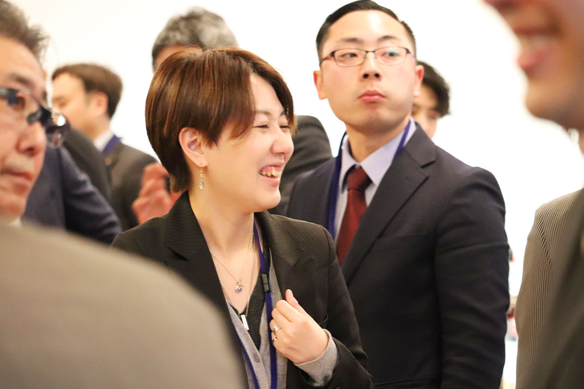 懇親会の様子５