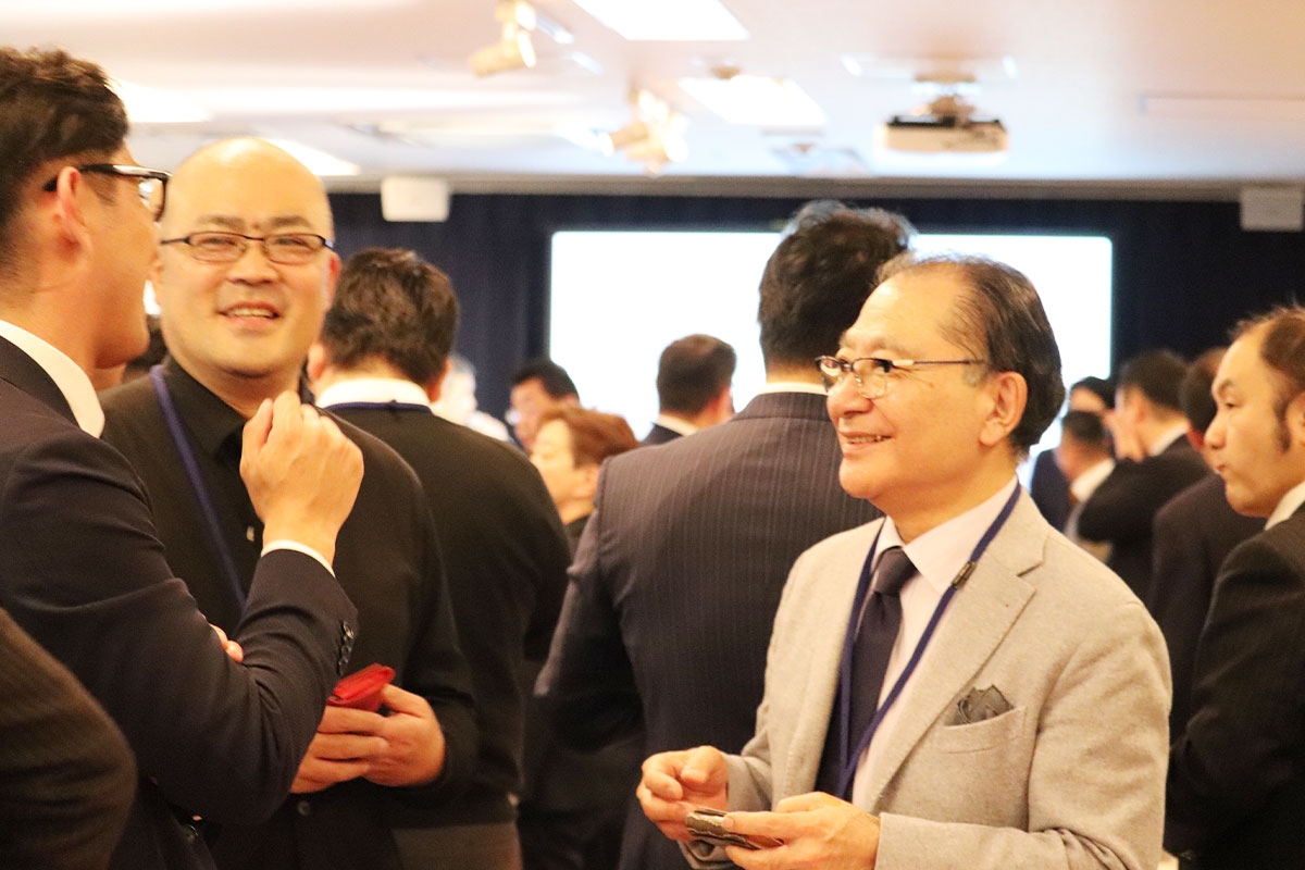 懇親会の様子１