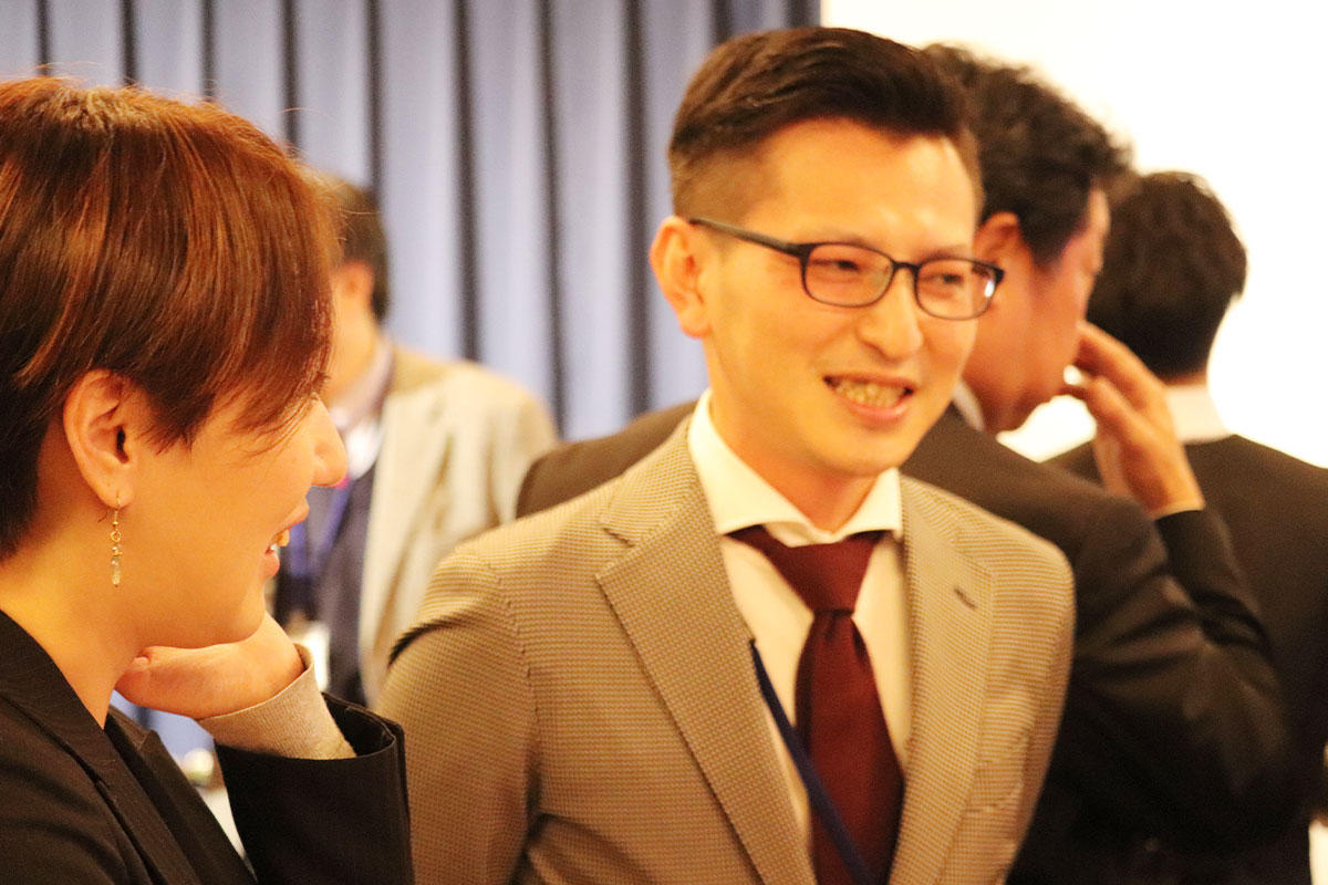 懇親会の様子４