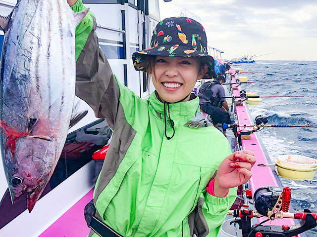 しほみんとカツオ！とったどー！