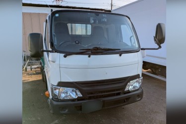 【中型・準中型ドライバー募集！】 ◎月収27万円～◎夕方には「ただいま」が言える働き方★ ◎入社祝い金10万円支給！ ◎社長は現場想いの40歳！ ◎一人一台の専用車完備！ ◎地場配送＆高速利用OKで体への負担も少なめです！